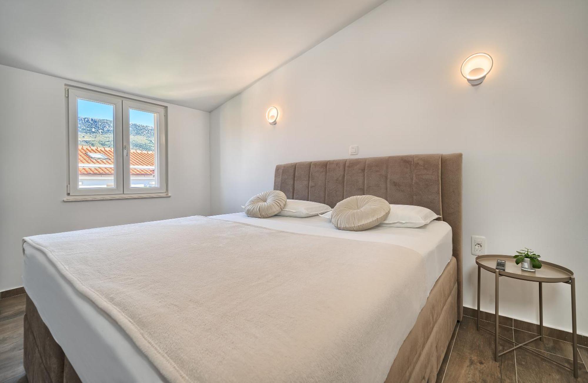3rd Floor * Kastela